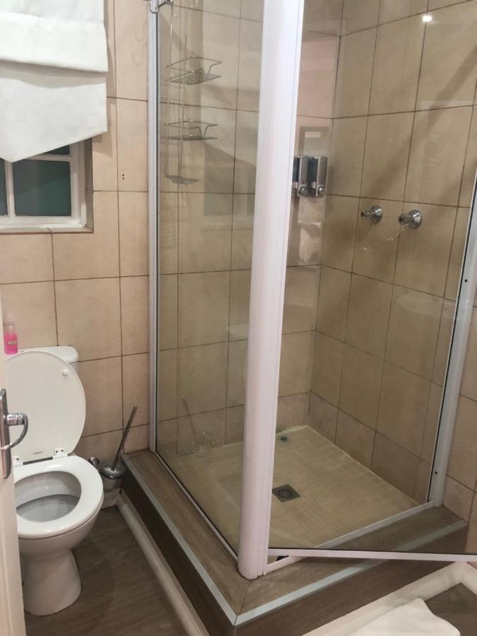 Acacia Westdene B&B Блоемфонтейн Екстериор снимка