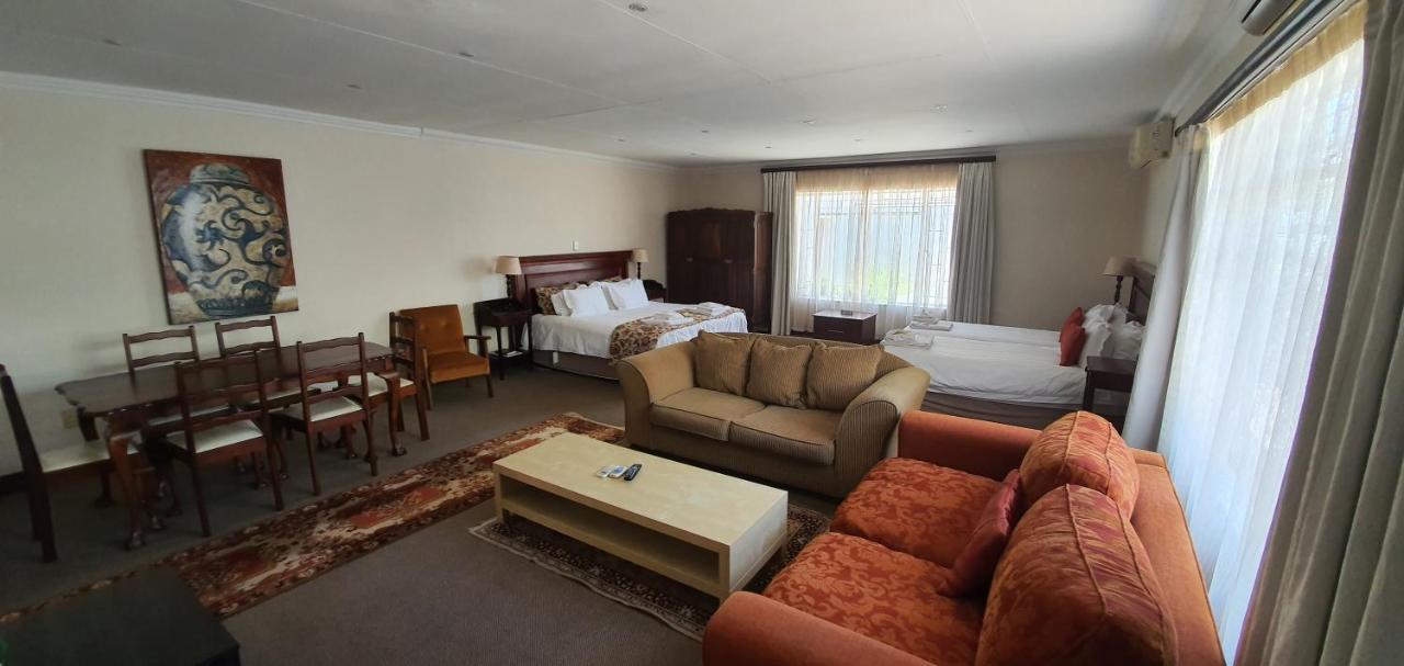 Acacia Westdene B&B Блоемфонтейн Екстериор снимка