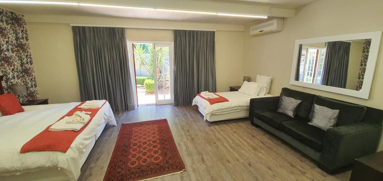 Acacia Westdene B&B Блоемфонтейн Екстериор снимка