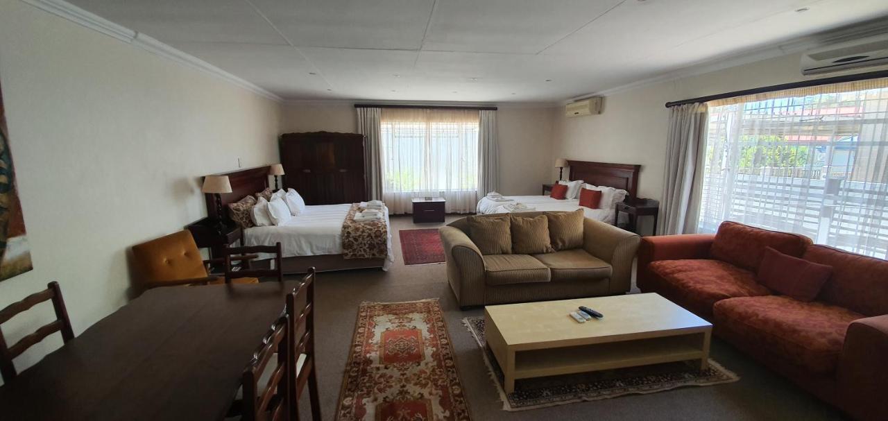 Acacia Westdene B&B Блоемфонтейн Екстериор снимка