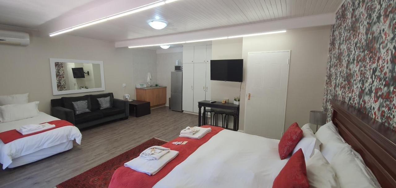 Acacia Westdene B&B Блоемфонтейн Екстериор снимка