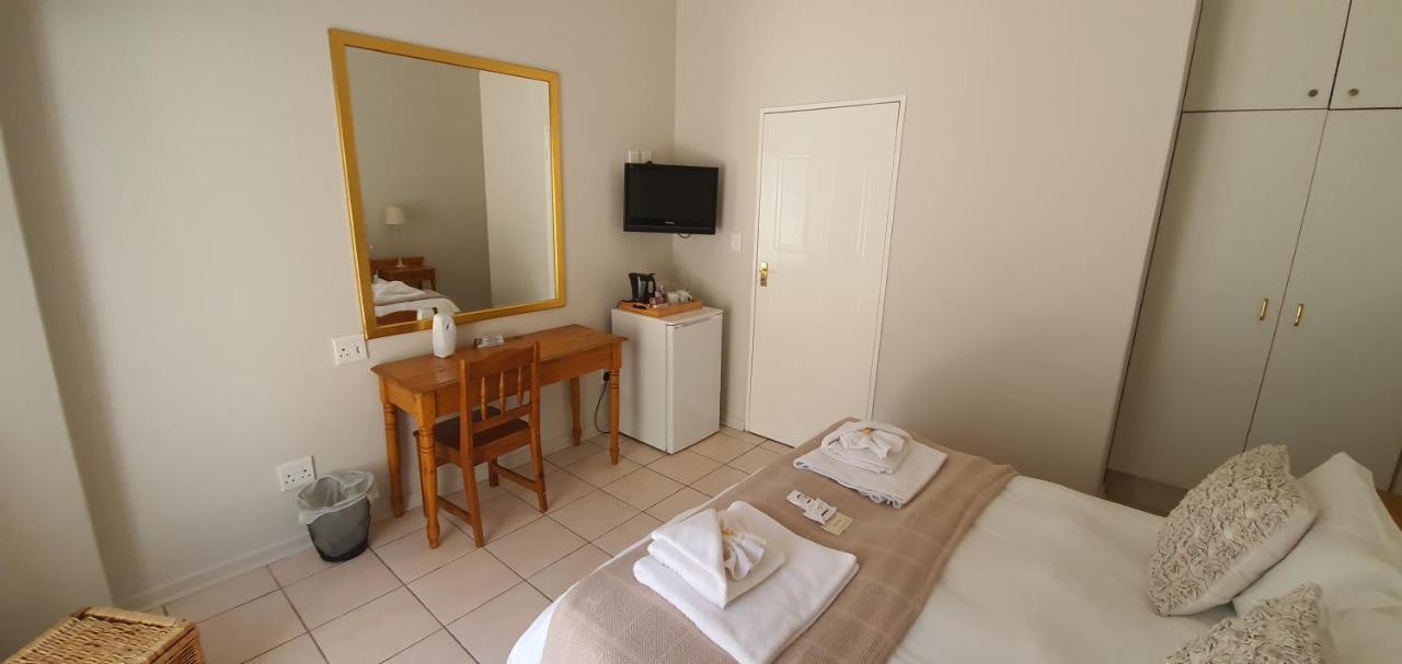Acacia Westdene B&B Блоемфонтейн Екстериор снимка