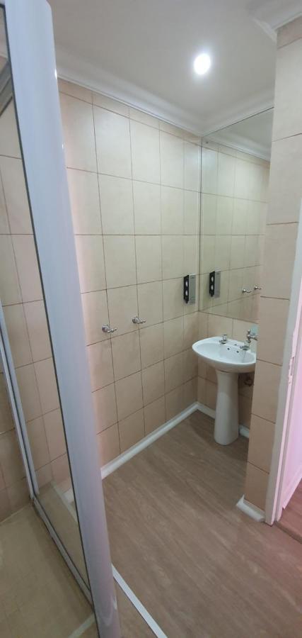 Acacia Westdene B&B Блоемфонтейн Екстериор снимка